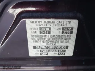 2011 Jaguar XJ with VIN SAJWA1CB8BLV05958, listed as a IAAI auction lot 40799422 with 80,193 mi miles. Bid and sale history available at carsss.com. Image 9.