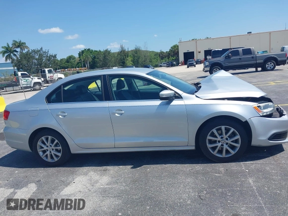 2013 Volkswagen Jetta SE с VIN 3VWDP7AJ6DM376487, выставлен на аукционе IAAI как лот 42362475 с пробегом 124 324 миль миль и . История ставок и продаж доступна на DreamBid. Изображение 13.