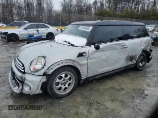 2013 MINI Clubman z VIN WMWZF3C50DT491556, wystawiony jako Copart lot #44384865 z przebiegiem 165 121 mil mil oraz Szkoda całkowita • Salvage title. Historia ofert i sprzedaży dostępna na DreamBid. Obrazek 1.