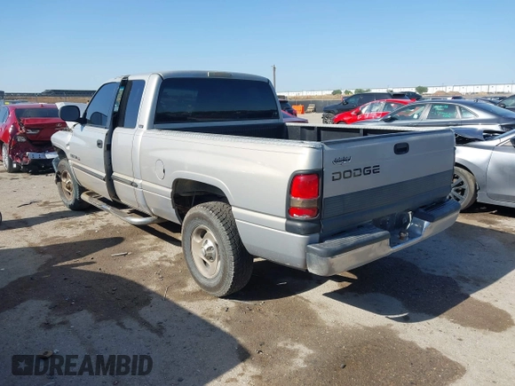 2000 Dodge 1500 with VIN 3B7HC13Y0YM223231, listed as a IAAI auction lot 42001081 with 150,878 mi miles. Bid and sale history available at carsss.com. Image 3.