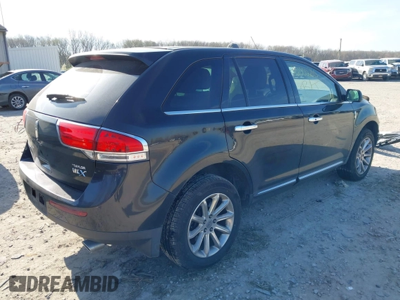 2013 Lincoln MKX with VIN 2LMDJ6JK6DBL05749, listed as a IAAI auction lot 42000210 with 104,944 mi miles. Bid and sale history available at carsss.com. Image 4.