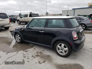 2011 MINI Hardtop z VIN WMWSU3C57BTX97044, wystawiony jako Copart lot #43625955 z przebiegiem 15 401 mil mil oraz Szkody całkowita. Historia ofert i sprzedaży dostępna na DreamBid. Obrazek 2.
