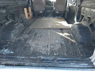 1992 Ford Econoline Cargo with VIN 1FDEE14Y6NHA48751, listed as a IAAI auction lot 41719651 with Not provided miles and . Bid and sale history available at DreamBid. Image 8.