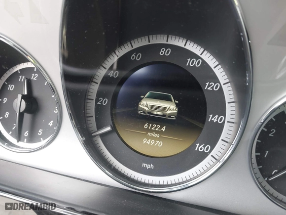 2012 Mercedes-Benz E-Class E 350 Luxury with VIN WDDHF5KB7CA600239, listed as a IAAI auction lot 41915206 with 94,970 mi miles. Bid and sale history available at carsss.com. Image 7.