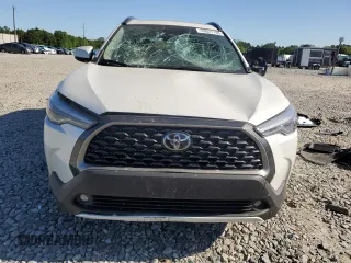 2023 Toyota Corolla Cross XLE z VIN 7MUDAAAG9PV055009, wystawiony jako Copart lot #53021105 z przebiegiem 14 766 mil mil oraz Szkody całkowita. Historia ofert i sprzedaży dostępna na DreamBid. Obrazek 5.