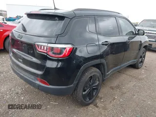 2018 Jeep Compass Altitude with VIN 3C4NJDBB3JT453154, listed as a IAAI auction lot 41967510 with Not Provided miles and . Bid and sale history available at carsss.com. Image 4.
