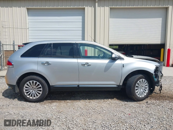 2011 Lincoln MKX with VIN 2LMDJ6JK6BBJ24034, listed as a IAAI auction lot 42006915 with 141,755 mi miles. Bid and sale history available at carsss.com. Image 14.