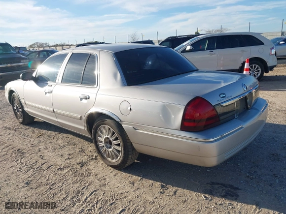 2011 Mercury Grand Marquis LS with VIN 2MEBM7FVXBX605591, listed as a IAAI auction lot 41714845 with 200,623 mi miles. Bid and sale history available at carsss.com. Image 3.