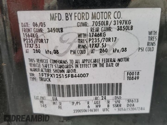 2005 Ford F-150 XLT z VIN 1FTPX12515FB44007, wystawiony jako Copart lot #54070015 z przebiegiem 153 580 mil mil oraz Szkoda całkowita • Salvage title. Historia ofert i sprzedaży dostępna na DreamBid. Obrazek 12.
