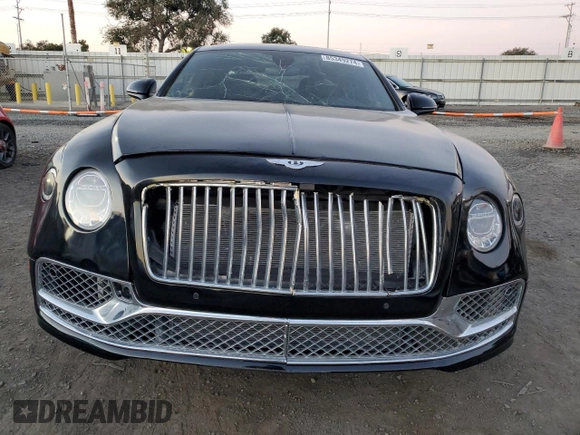 2021 Bentley Flying Spur W12 with VIN SCBBB6ZGXMC084793, listed as a Copart auction lot 85349274 with 72 mi miles and Salvage title. Bid and sale history available at DreamBid. Image 5.