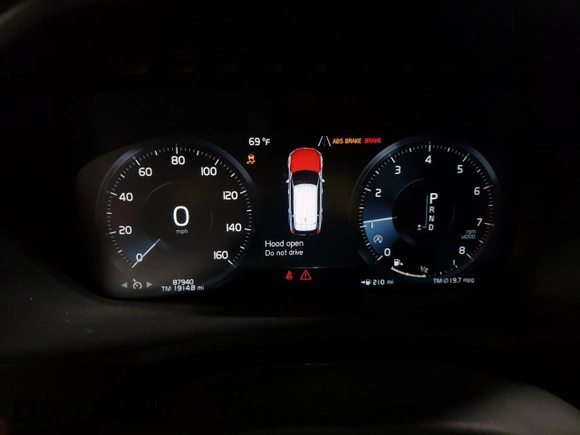 2016 Volvo XC90 T6 Momentum z VIN YV4A22PK1G1027971, wystawiony jako Copart lot #56452485 z przebiegiem 87 940 mil mil oraz Szkoda całkowita • Salvage title. Historia ofert i sprzedaży dostępna na DreamBid. Obrazek 9.