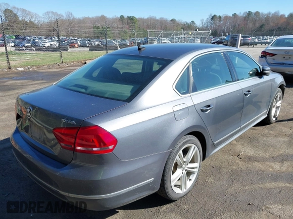 2014 Volkswagen Passat TDI SEL Premium with VIN 1VWCN7A30EC065191, listed as a IAAI auction lot 41860810 with 275,430 mi miles. Bid and sale history available at carsss.com. Image 4.