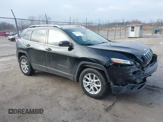 2017 Jeep Cherokee Latitude with VIN 1C4PJMCS5HW530635, listed as a IAAI auction lot 41686731 with 121,928 mi miles. Bid and sale history available at carsss.com. Image 1.