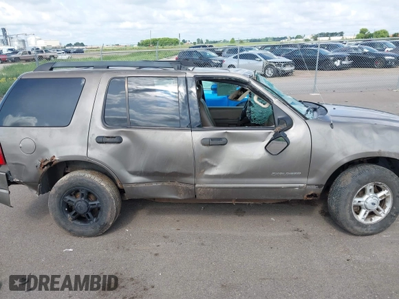 2005 Ford Explorer XLT z VIN 1FMZU73E45UA30741, wystawiony jako IAAI lot #42489994 z przebiegiem Nie podano mil oraz . Historia ofert i sprzedaży dostępna na DreamBid. Obrazek 12.