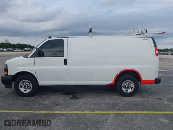 2022 GMC Savana Cargo Van with VIN 1GTW7AF75N1149215, listed as a IAAI auction lot 41307350 with 117,793 mi miles. Bid and sale history available at carsss.com. Image 14.