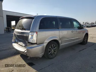 2015 Chrysler Town & Country S with VIN 2C4RC1HGXFR711774, listed as a Copart auction lot 44637975 with 137,602 mi miles and Salvage Title. Bid and sale history available at DreamBid. Image 3.