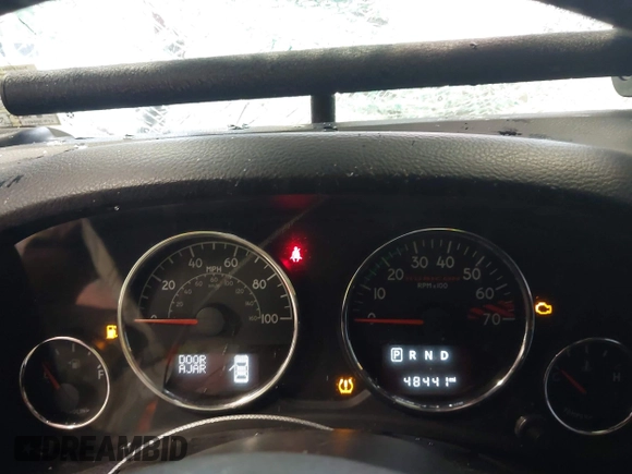 2017 Jeep Wrangler Unlimited Rubicon Recon z VIN 1C4BJWFG5HL687757, wystawiony jako IAAI lot #42367095 z przebiegiem 48 441 mil mil oraz . Historia ofert i sprzedaży dostępna na DreamBid. Obrazek 7.