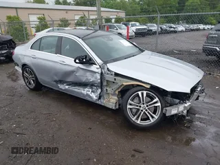 2023 Mercedes-Benz E 350 z VIN W1KZF8EB3PB105571, wystawiony jako IAAI lot #42308155 z przebiegiem 6 416 mil mil oraz . Historia ofert i sprzedaży dostępna na DreamBid. Obrazek 1.