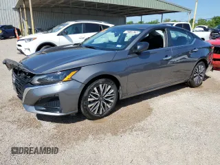 2025 Nissan Altima SV z VIN 1N4BL4DV5SN340348, wystawiony jako Copart lot #52110675 z przebiegiem Nie podano mil oraz Szkoda całkowita • Salvage title. Historia ofert i sprzedaży dostępna na DreamBid. Obrazek 1.