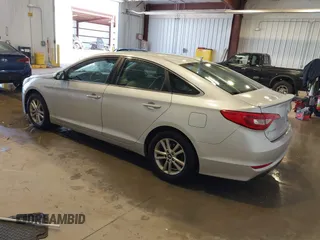 2017 Hyundai Sonata SE with VIN 5NPE24AF1HH519230, listed as a IAAI auction lot 42170589 with 189,017 mi miles and . Bid and sale history available at carsss.com. Image 3.
