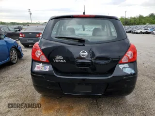 2009 Nissan Versa S z VIN 3N1BC13E19L447131, wystawiony jako Copart lot #54858845 z przebiegiem 190 029 mil mil oraz Nie do naprawy • Non repairable. Historia ofert i sprzedaży dostępna na DreamBid. Obrazek 6.