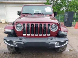 2021 Jeep Gladiator Overland z VIN 1C6HJTFGXML555622, wystawiony jako IAAI lot #42237686 z przebiegiem 62 358 mil mil oraz . Historia ofert i sprzedaży dostępna na DreamBid. Obrazek 12.