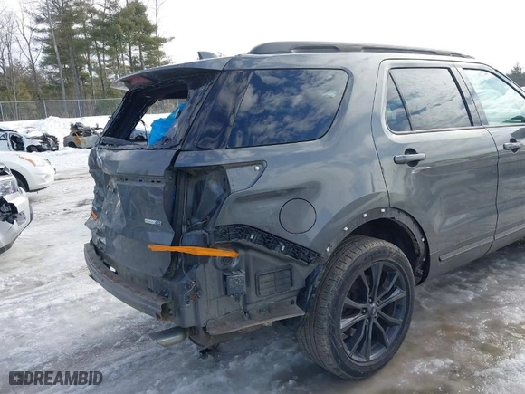 2017 Ford Explorer XLT with VIN 1FM5K8DH5HGE31723, listed as a IAAI auction lot 41661136 with 85,263 mi miles. Bid and sale history available at carsss.com. Image 12.