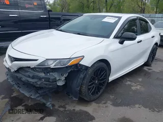 2020 Toyota Camry SE z VIN 4T1G11AKXLU908241, wystawiony jako IAAI lot #42093849 z przebiegiem 132 855 mil mil oraz . Historia ofert i sprzedaży dostępna na DreamBid. Obrazek 2.