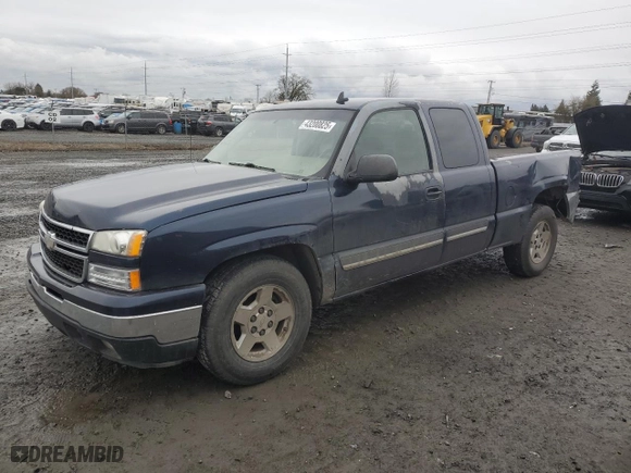 2006 Chevrolet Silverado 1500 LT1 with VIN 2GCEC19T861138804, listed as a Copart auction lot 43200825 with 255,642 mi miles and Salvage Title. Bid and sale history available at carsss.com. Image 1.