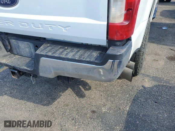 2018 Ford F-250 XL with VIN 1FT7W2BT1JEB88967, listed as a IAAI auction lot 42743495 with 215,105 mi miles and . Bid and sale history available at DreamBid. Image 8.