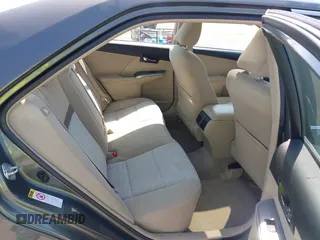 2012 Toyota Camry XLE z VIN 4T1BD1FK7CU037762, wystawiony jako IAAI lot #42253606 z przebiegiem 130 888 mil mil oraz . Historia ofert i sprzedaży dostępna na DreamBid. Obrazek 8.