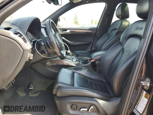 2014 Audi SQ5 Premium Plus z VIN WA1CGAFP3EA090873, wystawiony jako Copart lot #52160785 z przebiegiem 159 664 mil mil oraz Szkoda całkowita • Salvage title. Historia ofert i sprzedaży dostępna na DreamBid. Obrazek 7.