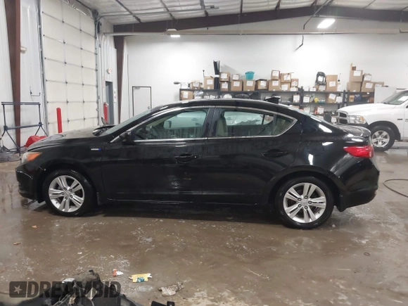 2013 Acura ILX Hybrid Technology with VIN 19VDE3F7XDE300823, listed as a IAAI auction lot 41619646 with 231,501 mi miles and . Bid and sale history available at DreamBid. Image 14.