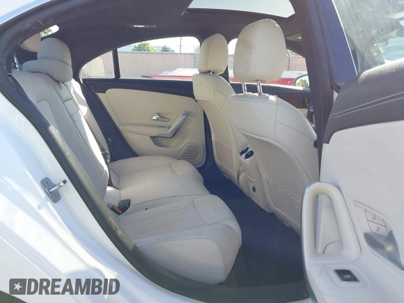 2023 Mercedes-Benz CLA 250 z VIN W1K5J4GB6PN412041, wystawiony jako IAAI lot #42298422 z przebiegiem 12 316 mil mil oraz . Historia ofert i sprzedaży dostępna na DreamBid. Obrazek 8.