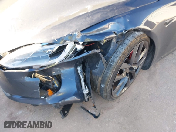 2016 Tesla Model S 90D с VIN 5YJSA1E4XGF139295, выставлен на аукционе IAAI как лот 41292861 с пробегом 72 235 миль миль и . История ставок и продаж доступна на DreamBid. Изображение 6.