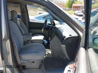 2008 Chevrolet Uplander LS with VIN 1GNDV23148D206677, listed as a IAAI auction lot 41988570 with 264,306 mi miles and . Bid and sale history available at DreamBid. Image 5.