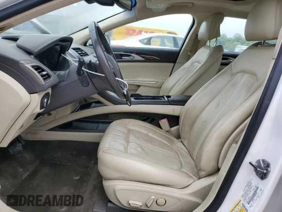 2013 Lincoln MKZ z VIN 3LN6L2J91DR823693, wystawiony jako Copart lot #55827045 z przebiegiem 173 978 mil mil oraz Szkoda całkowita • Salvage title. Historia ofert i sprzedaży dostępna na DreamBid. Obrazek 7.