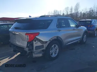 2020 Ford Explorer XLT with VIN 1FMSK7DH7LGA00628, listed as a IAAI auction lot 41488085 with 82,906 mi miles. Bid and sale history available at carsss.com. Image 4.