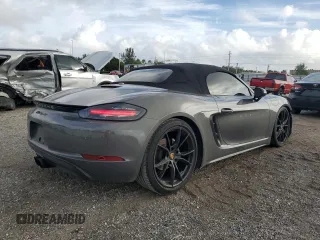2017 Porsche 718 Boxster z VIN WP0CA2A8XHS221955, wystawiony jako Copart lot #39600404 z przebiegiem 52 979 mil mil oraz . Historia ofert i sprzedaży dostępna na DreamBid. Obrazek 3.