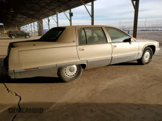 1994 Cadillac Fleetwood z VIN 1G6DW52P2RR716708, wystawiony jako Copart lot #86538194 z przebiegiem Nie podano mil oraz Czysty tytuł • Clean title. Historia ofert i sprzedaży dostępna na DreamBid. Obrazek 3.