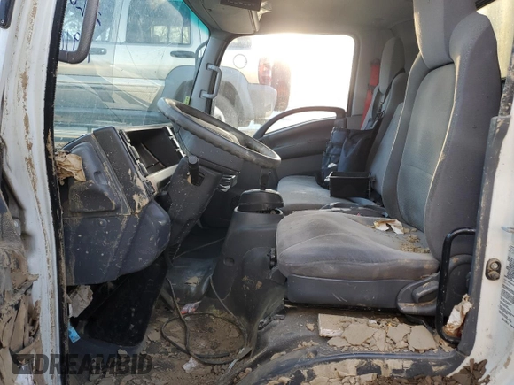 2020 Isuzu NRR IBT with VIN JALE5W165L7306294, listed as a Copart auction lot 86615774 with Not provided miles and Salvage title. Bid and sale history available at DreamBid. Image 7.