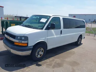 2013 Chevrolet Express Passenger LT z VIN 1GAZG1FG9D1153305, wystawiony jako IAAI lot #42182424 z przebiegiem 25 897 mil mil oraz . Historia ofert i sprzedaży dostępna na DreamBid. Obrazek 17.