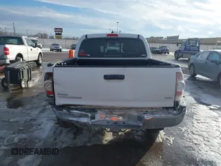 2014 Toyota Tacoma with VIN 3TMLU4ENXEM134872, listed as a IAAI auction lot 41303669 with 167,548 mi miles. Bid and sale history available at carsss.com. Image 17.