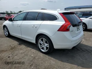 2015 Volvo V60 z VIN YV1612SD5F1202932, wystawiony jako Copart lot #56551523 z przebiegiem 83 417 mil mil oraz . Historia ofert i sprzedaży dostępna na DreamBid. Obrazek 2.