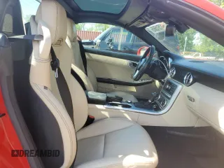 2013 Mercedes-Benz SLK 250 z VIN WDDPK4HA6DF051329, wystawiony jako Copart lot #54751565 z przebiegiem 58 224 mil mil oraz Szkody całkowita. Historia ofert i sprzedaży dostępna na DreamBid. Obrazek 10.