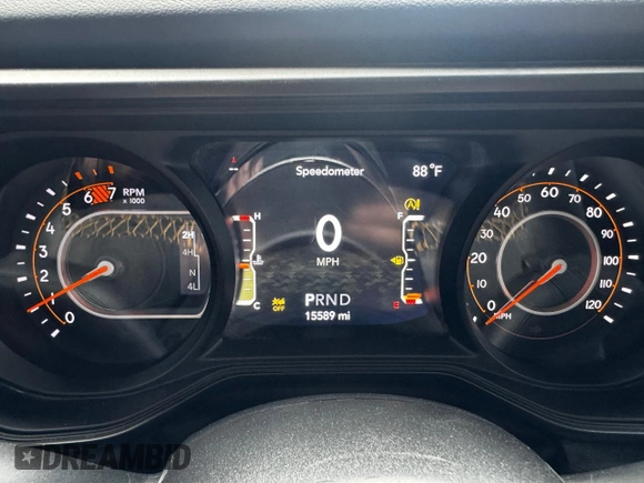 2024 Jeep Wrangler Sahara z VIN 1C4PJXEN6RW171855, wystawiony jako Copart lot #58272205 z przebiegiem 15 589 mil mil oraz Czysty tytuł • Clean title. Historia ofert i sprzedaży dostępna na DreamBid. Obrazek 8.