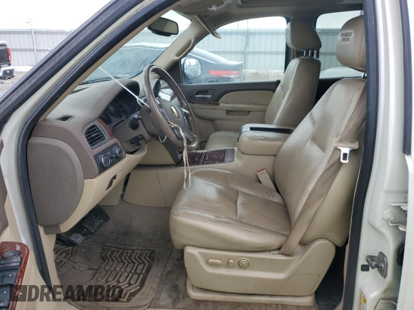 2010 Chevrolet Suburban LTZ with VIN 1GNUKKE37AR274407, listed as a Copart auction lot 49613125 with 195,184 mi miles and Salvage Title. Bid and sale history available at carsss.com. Image 7.
