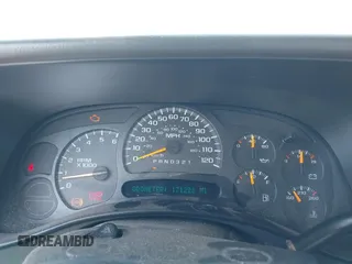 2005 Chevrolet Silverado 1500 LS with VIN 1GCEC19Z45Z212469, listed as a IAAI auction lot 42471142 with 171,228 mi miles and . Bid and sale history available at DreamBid. Image 7.
