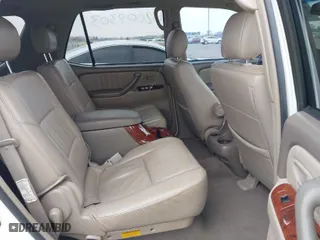 2006 Toyota Sequoia Limited with VIN 5TDBT48A16S258005, listed as a IAAI auction lot 42009303 with 219,977 mi miles. Bid and sale history available at carsss.com. Image 8.