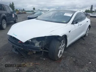 2013 Tesla Model S с VIN 5YJSA1CN0DFP31750, выставлен на аукционе IAAI как лот 41911343 с пробегом 209 664 миль миль и . История ставок и продаж доступна на DreamBid. Изображение 25.